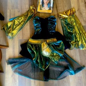 Cleopatra Halloween costume size large including wig